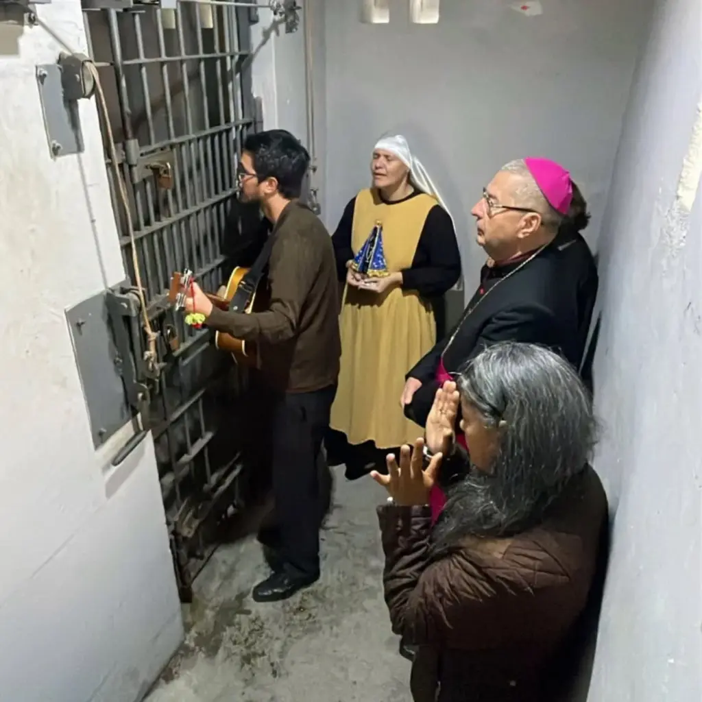 A ação integra o trabalho pastoral desenvolvido junto ao sistema prisional, com foco na presença, escuta e acompanhamento espiritual das pessoas privadas de liberdade (Foto: Diocese de Paranaguá e São José dos Pinhais)