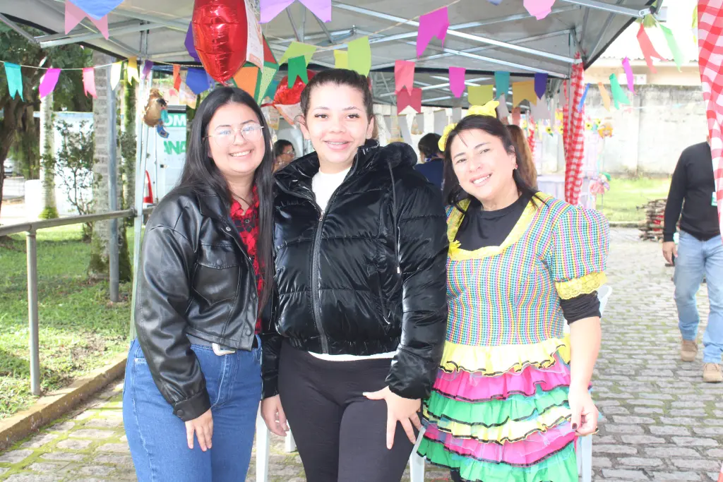 ACS Dariele com a gestante Lavinya e a enfermeira Viviane durante o Cegonha Country

