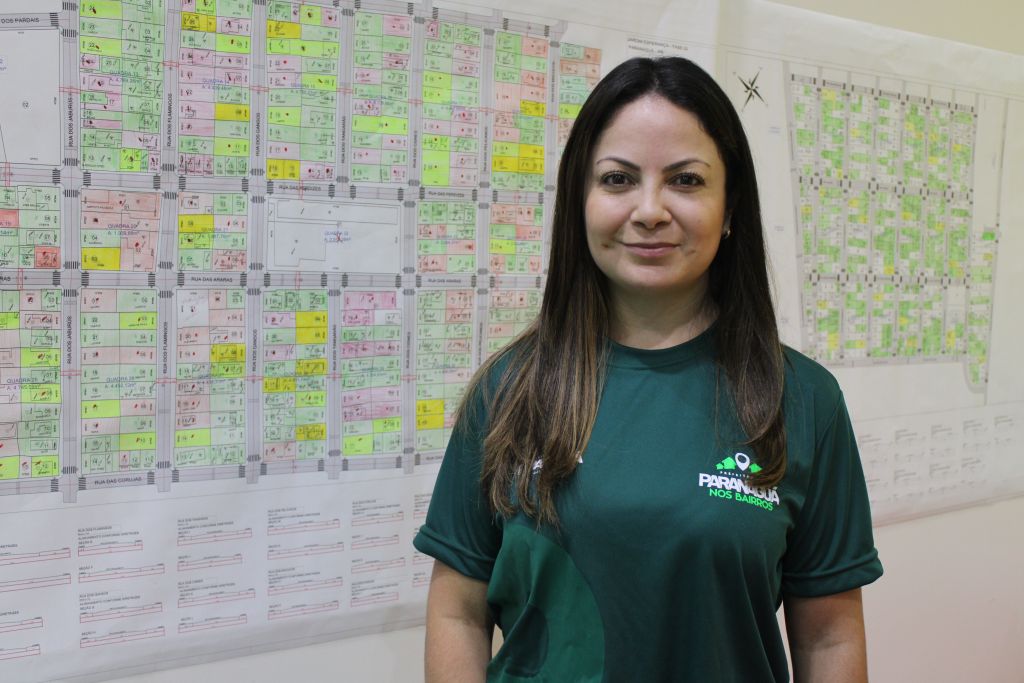 “Regularização e habitação fundiária é uma demanda do município como um todo e aqui nós estamos justamente com toda a equipe pronta e preparada para fazer esse atendimento que é muito necessário”, ressaltou a secretária de Desenvolvimento Econômico, Habitação e Regularização Fundiária, Leonice Lara Lacerda (Foto: Folha do Litoral News)