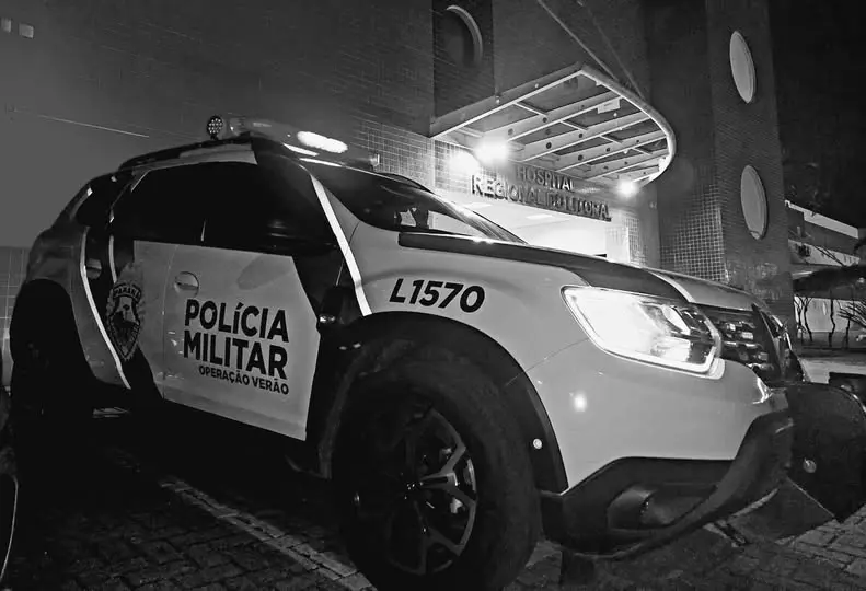 Mulher chega na emergência do Hospital Regional do Litoral com faca cravada no pescoço; o ex-marido seria autor da facada 1 foto01 20
