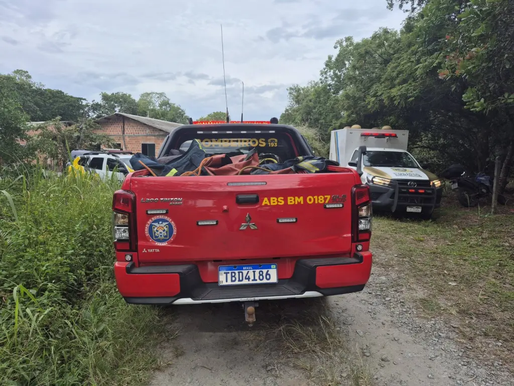 OPERAÇÃO SOBERANIA: Mobilização policial termina com cinco presos e um neutralizado em Paranaguá 2 Em um dos alvos da operação, na rua 50, no bairro Vila Nova, na Ilha dos Valadares, ocorreu um confronto armado