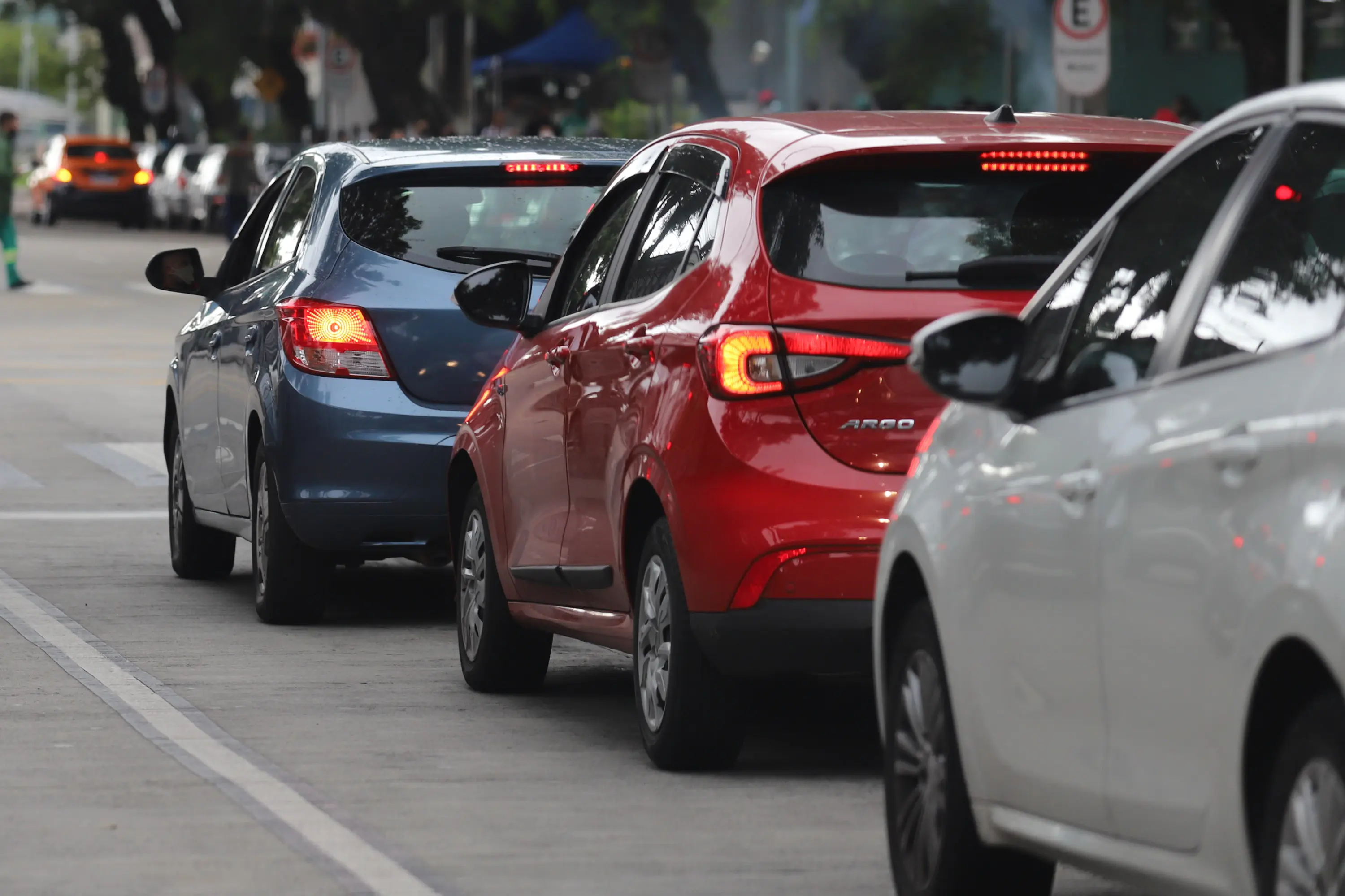 Sesp orienta mulheres a como aumentar a segurança em viagens de carros de aplicativos 1 A Secretaria de Segurança Pública do Paraná (Sesp) divulga orientações para o uso de transporte de passageiros por aplicativo (Foto: Geraldo Bubniak/AEN)
