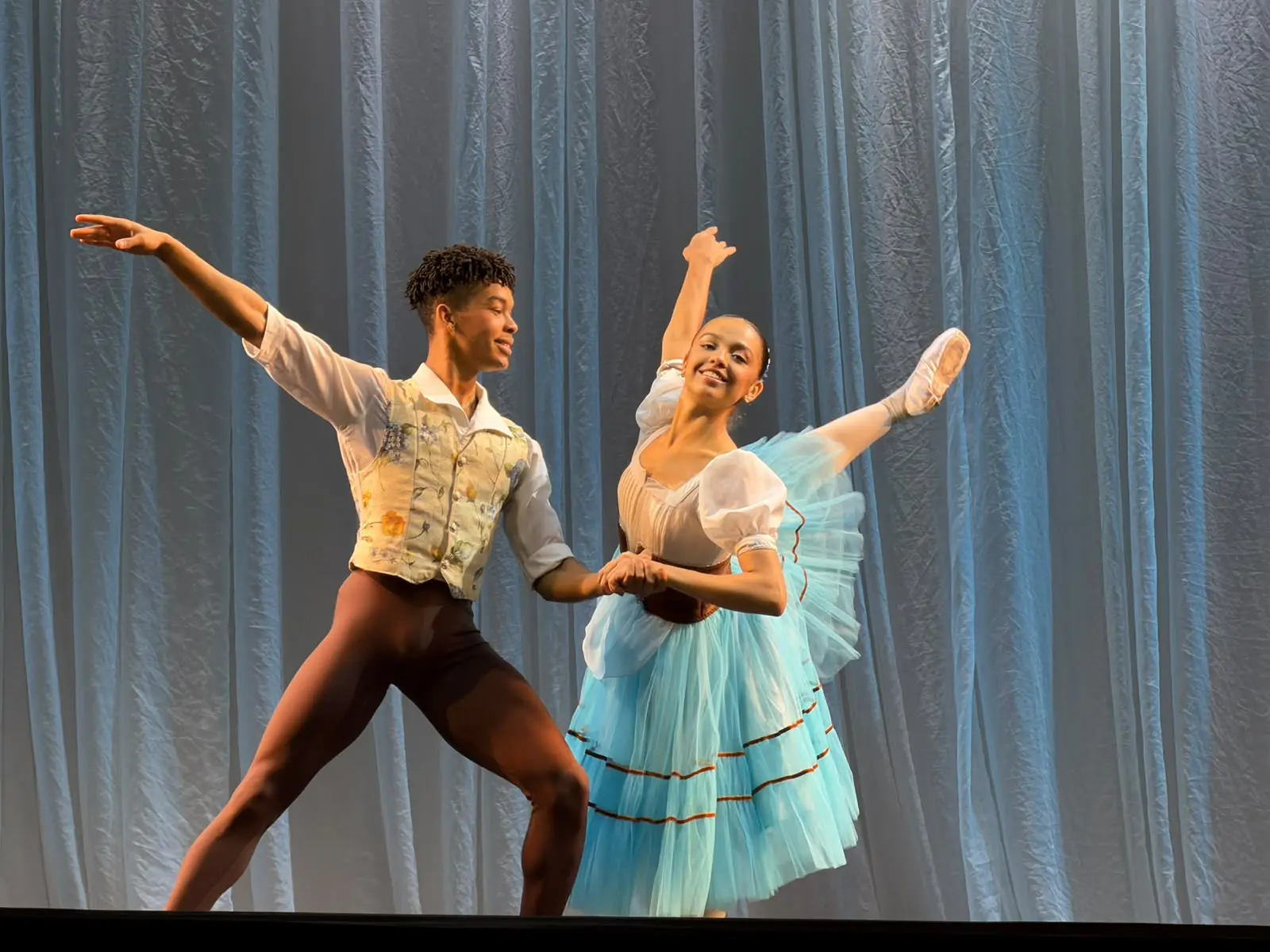 Espetáculo gratuito Gala Bolshoi emociona público durante as comemorações pelos 378 anos de Paranaguá