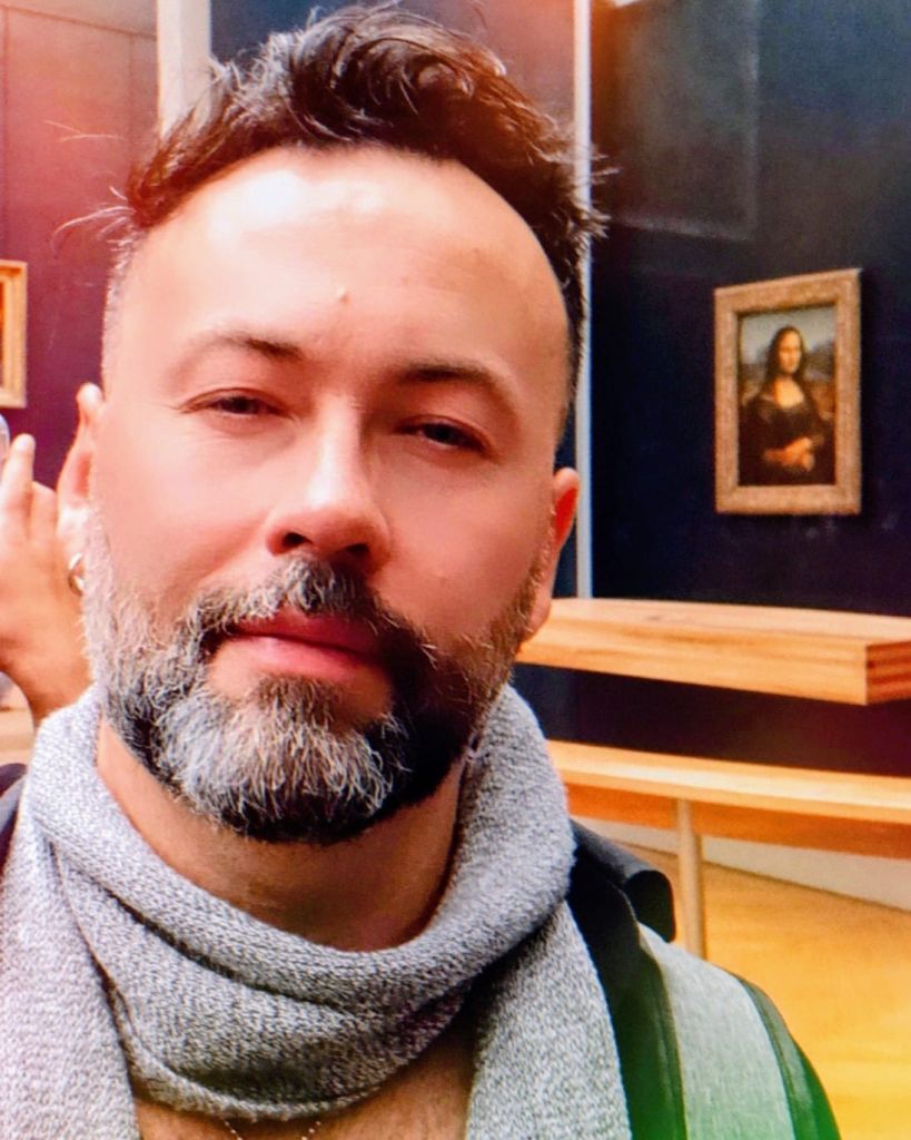 “Paranaguá representa a força caiçara, que vem do mar e das belezas da nossa terra”, afirma o artista Rafael Palotino 2 “A cultura caiçara é a identidade do nosso povo e tem um peso muito forte na minha vivência e na minha obra”, ressaltou Rafael Palotino (Foto: Arquivo Pessoal/Rafael Palotino)