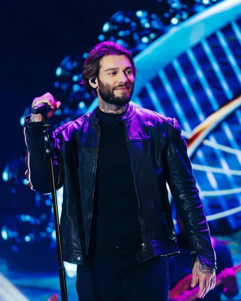O destaque da programação é o show nacional com o cantor Lucas Lucco, marcado para o dia 18 de julho (Foto: Reprodução/Facebook- Lucas Lucco)