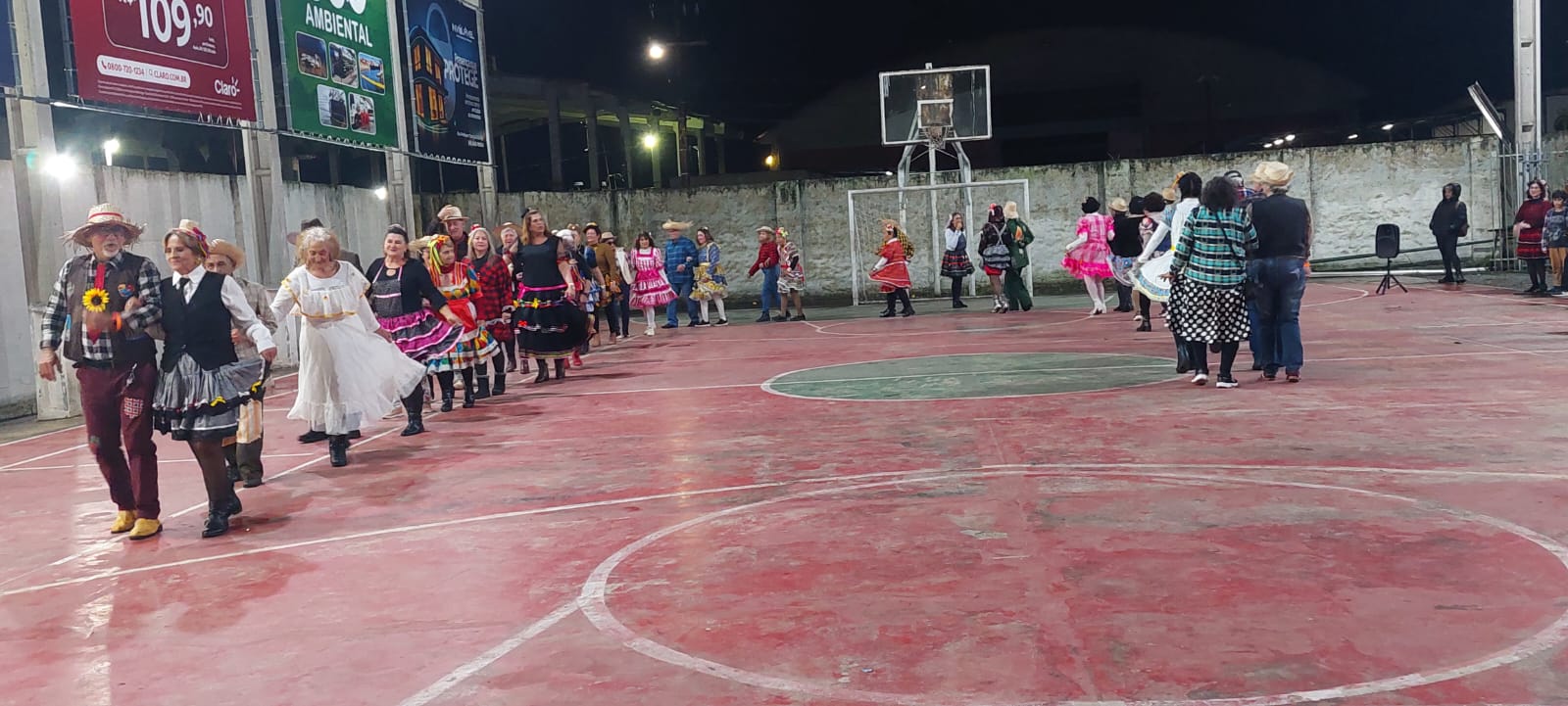 Em sua 27.ª edição, a celebração contou com apresentações artísticas, quadrilha, bailinho, pescaria para as crianças e diversas atrações que marcaram a noite