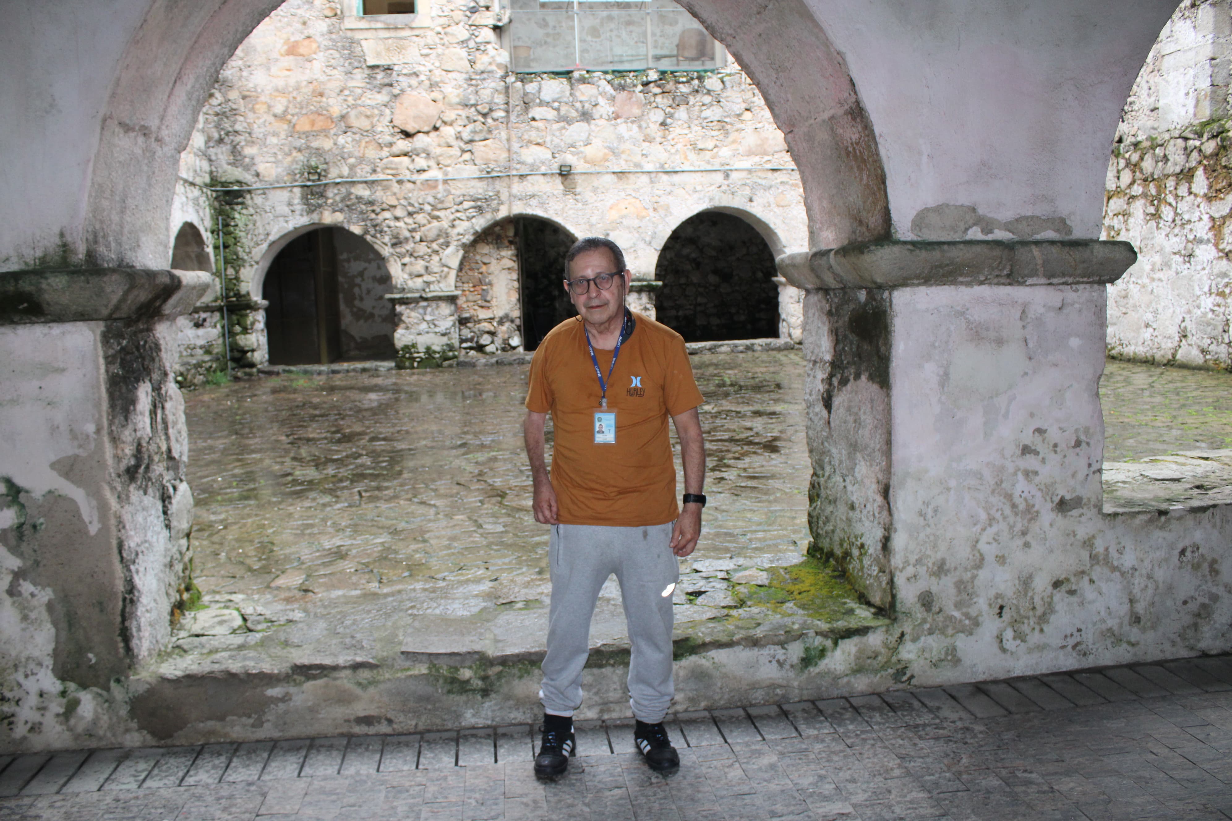 Há mais de quatro décadas, Luiz Cézar, o “Cezinha”, se dedica ao MAE da UFPR 1 Mais do que trabalhar no local, Luiz Cézar faz questão de estudar a história de Paranaguá e do próprio museu