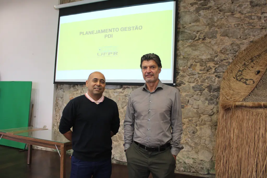 UFPR reúne gestão em Paranaguá e realiza lançamento do Plano de Desenvolvimento Institucional no MAE 4 Foto 3 16