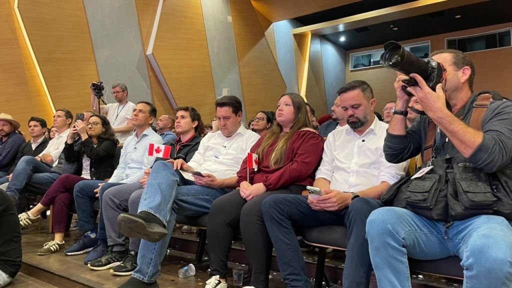Em Paranaguá, Ratinho Junior anuncia curso de Enfermagem da Unespar, investimentos em obras e destaca avanço do litoral 14 WhatsApp Image 2026 07 16 at 17.23.40 1