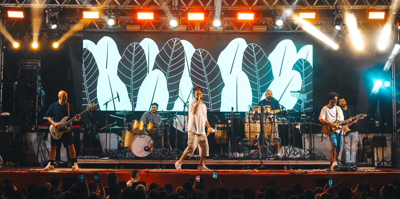 Com atrações nacionais, 1.ª Festival de Reggae acontece neste fim de semana na Ilha do Mel 1 Uma das principais atrações será a banda Maneva, fenômeno nacional do Reggae no Brasil (Foto: Divulgação/Maneva)