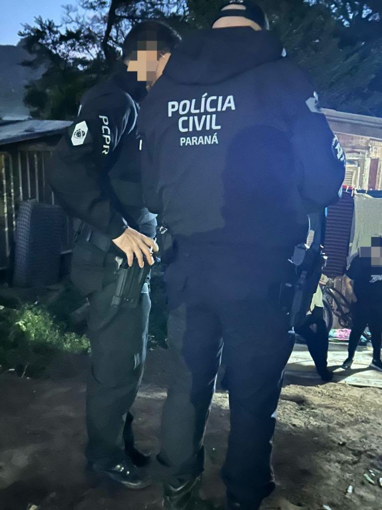A mobilização policial reforça a presença atuante das forças de segurança no combate permanente ao tráfico local e na preservação da ordem pública na comunidade - Foto: PCPR