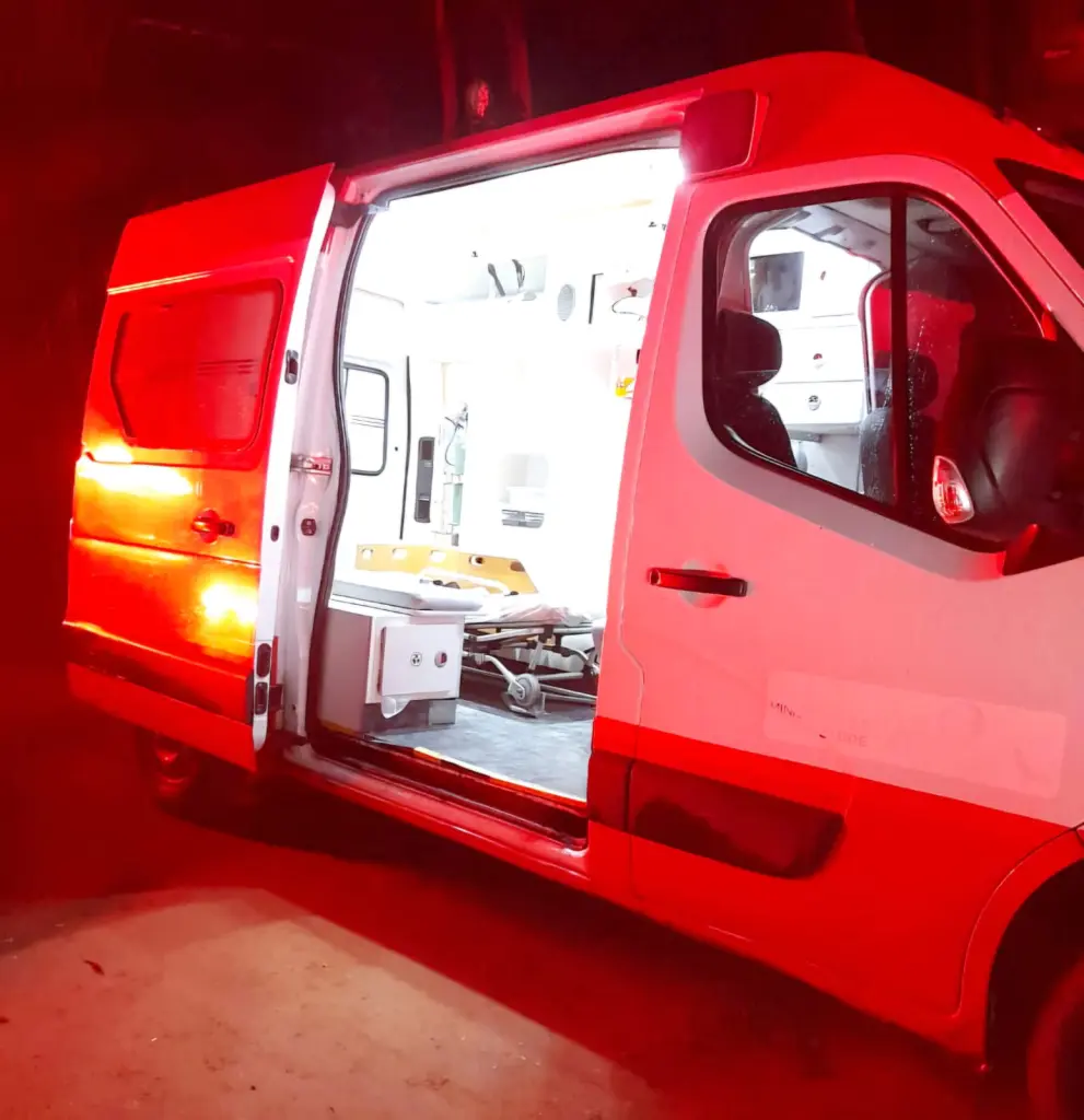 Polícia Civil prende três investigados por homicídios e roubo durante a operação Imperium Legis, em Paranaguá 2 A vítima, atingida por várias facadas, foi levada para a emergência do HRL - Foto: Arquivo