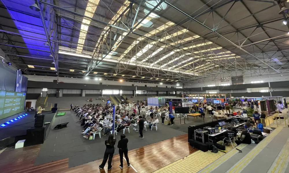 Conexão Litoral 2026 segue nesta sexta-feira com programação voltada a negócios, inovação e turismo 1 O Conexão Litoral 2026 segue nesta sexta-feira, 21, com uma agenda diversificada que aborda marketing digital, turismo, reforma tributária, inovação, sustentabilidade, franquias e oportunidades de negócios