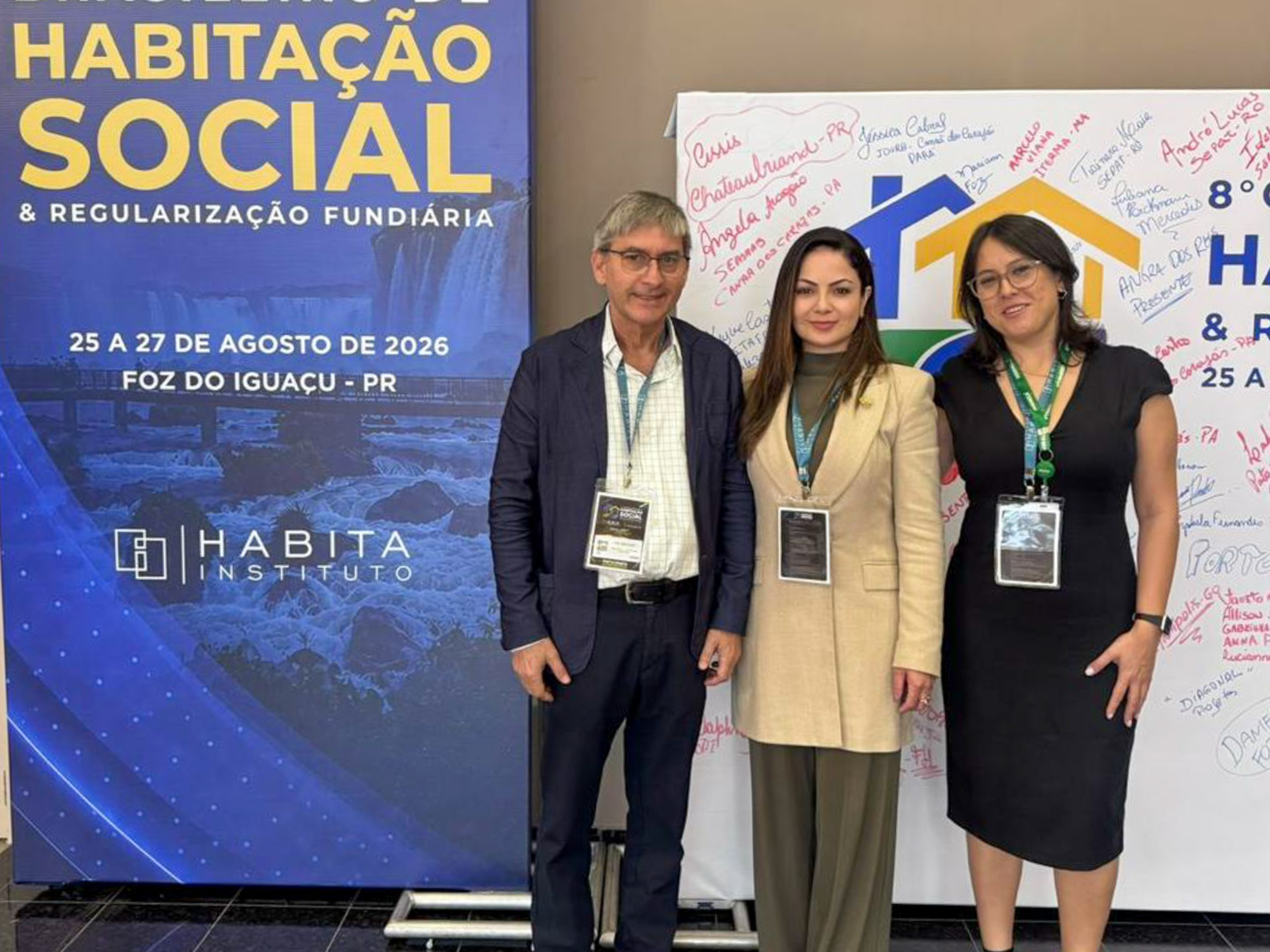 Paranaguá participa de Congresso Brasileiro com projeto destaque voltado à moradia e preservação dos manguezais 1 Na ocasião, Paranaguá foi representada pela equipe da Secretaria Municipal de Desenvolvimento Econômico, Habitação e Regularização Fundiária (SEDEHAB) (Foto: Prefeitura de Paranaguá)