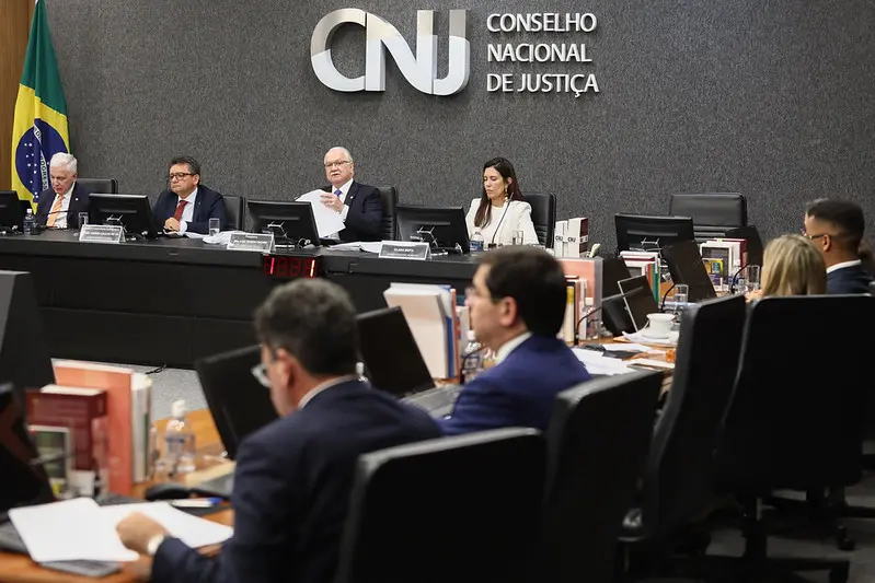 Operação Lava-Jato: CNJ aplica pena de disponibilidade a desembargadores do TRF4 1 55443420094 0a52e48328 c