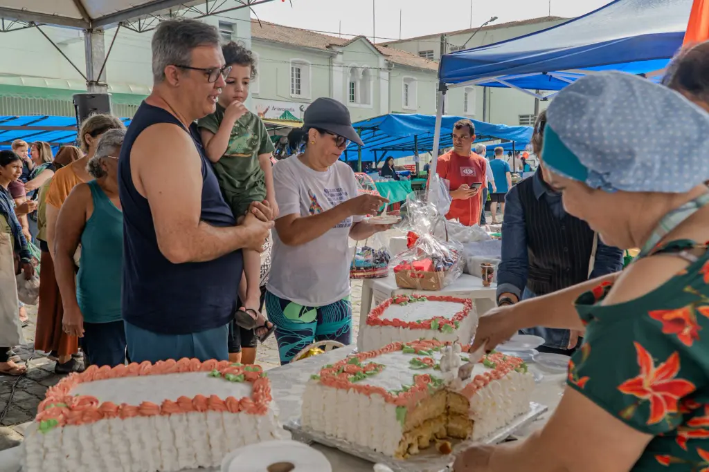 Feira do Agricultor de Paranaguá celebra 35 anos de tradição, trabalho e produção local 6 786157669 1063438146460485 3279276199483326679 n