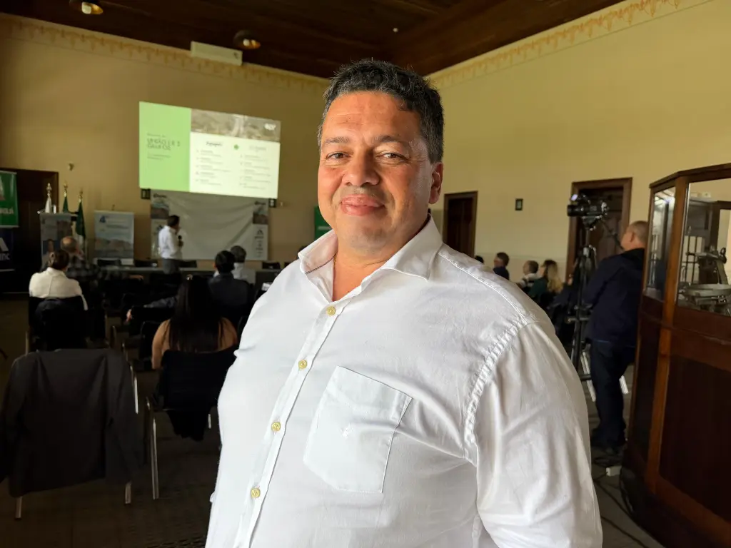 4.º Seminário do Litoral Paranaense debate desenvolvimento, infraestrutura e futuro da região em Paranaguá 4 “Esse evento é como trazer o engenheiro civil próximo da sociedade”, disse o organizador e palestrante do seminário, o engenheiro civil Juliano Elias