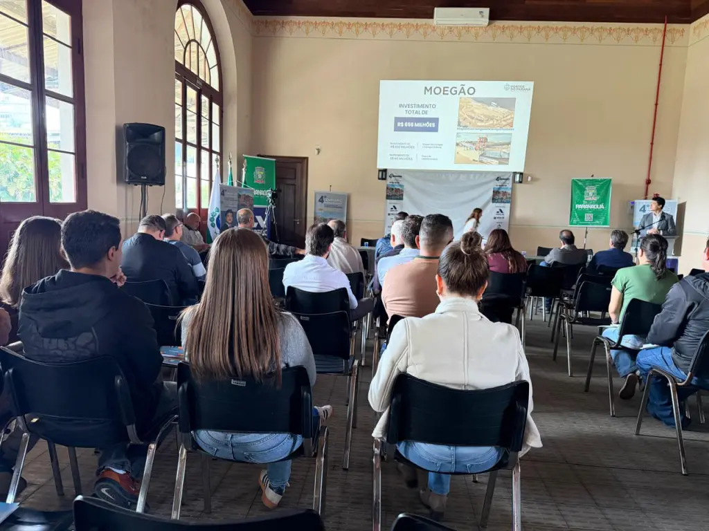 4.º Seminário do Litoral Paranaense debate desenvolvimento, infraestrutura e futuro da região em Paranaguá 2 Entre os principais assuntos discutidos estiveram o Porto de Paranaguá, o turismo regional, o passado, presente e futuro do município, saneamento básico, rodovias de acesso ao litoral, entre outros temas