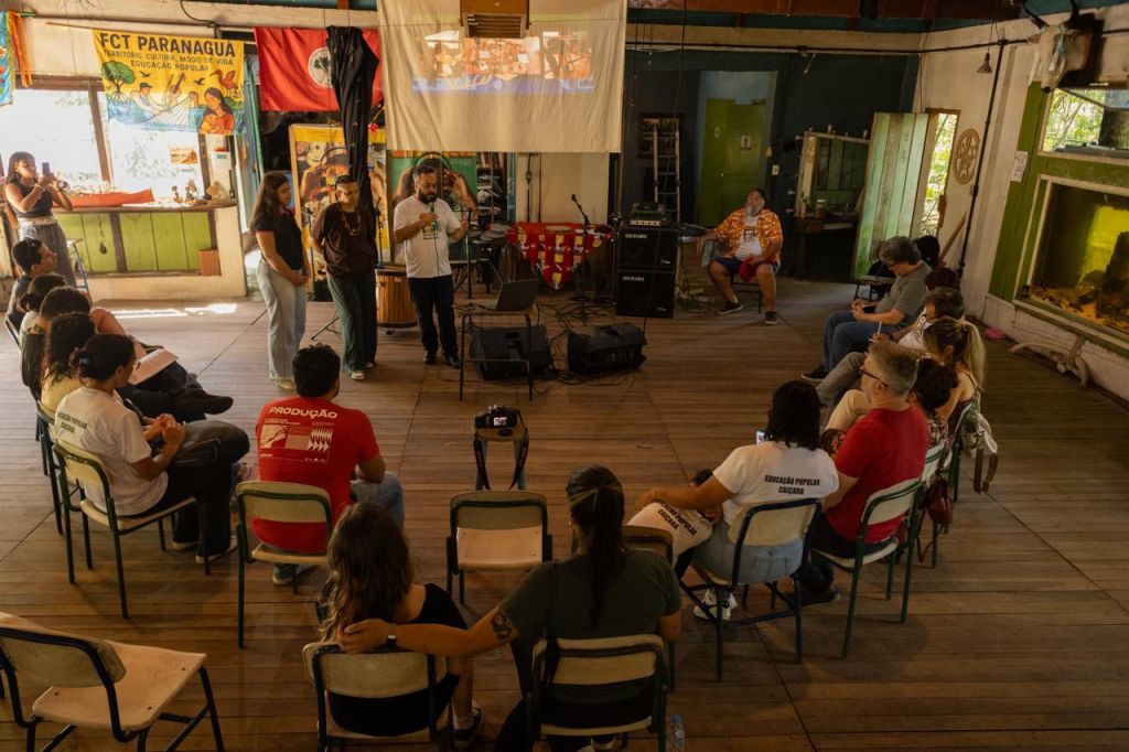 Associação Mandicuera oferece curso de vivência caiçara para professores de escolas municipais de Paranaguá 2 FOTO 02 2026 08 04T170228.455
