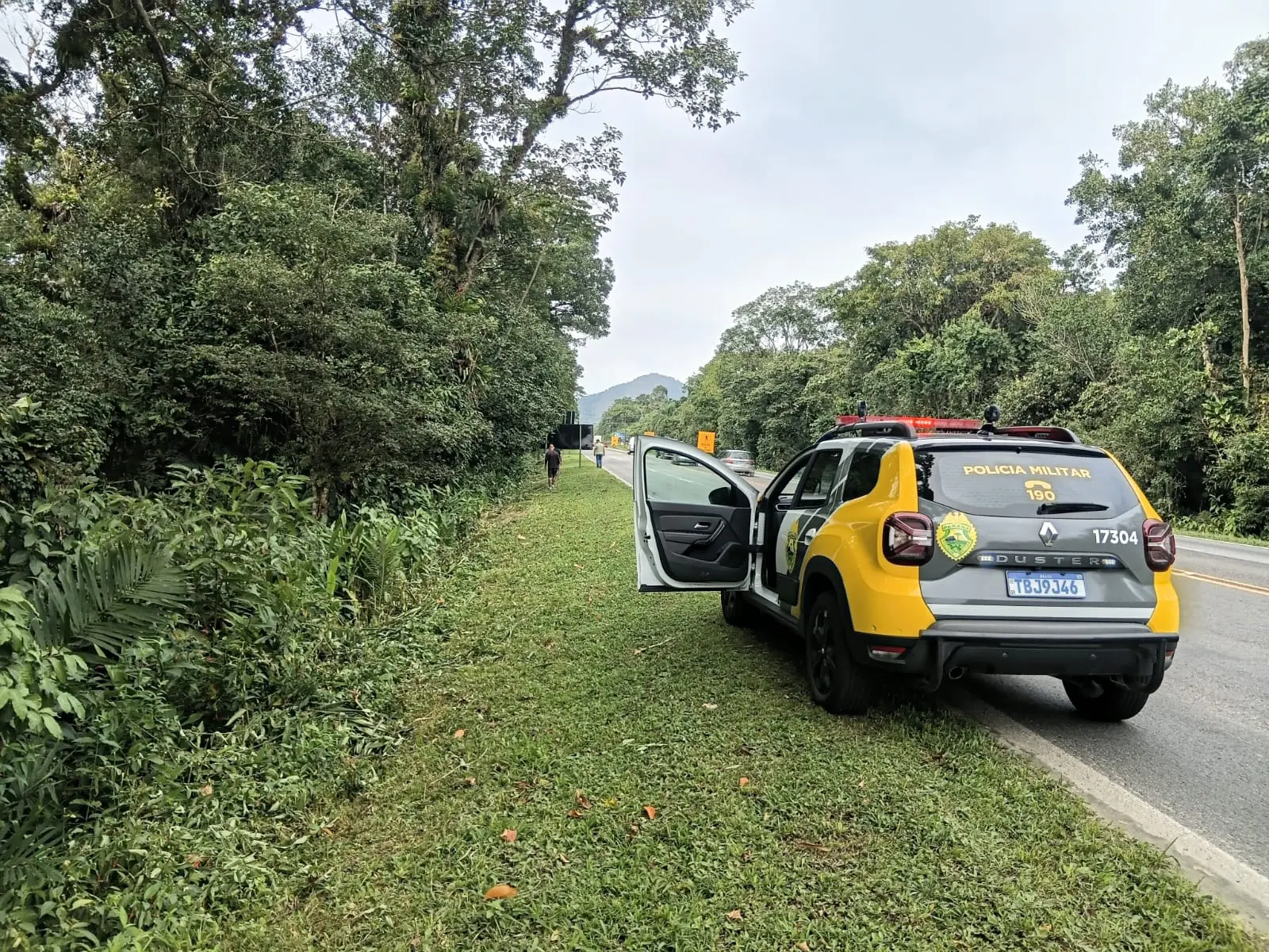 ROUBO DE CARGA NO LITORAL: PM prende suspeito e apreende bloqueador de sinal de celulares em Matinhos 1 WhatsApp Image 2026 08 20 at 14.48.10 1