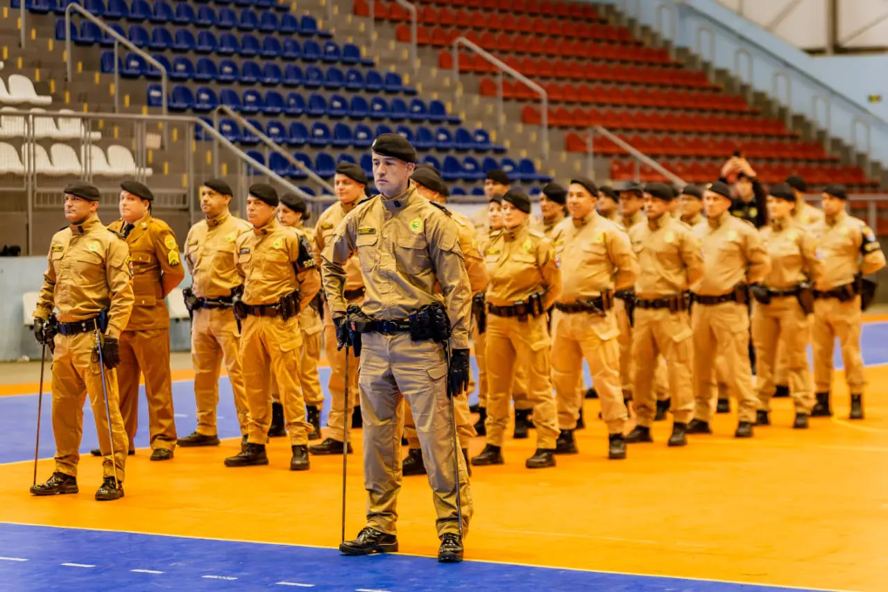 35.º BPM celebra aniversário da PMPR com entrega de medalhas em primeira solenidade no litoral 1 Além das merecidas homenagens individuais, o evento assumiu um caráter profundamente histórico para a segurança pública da região