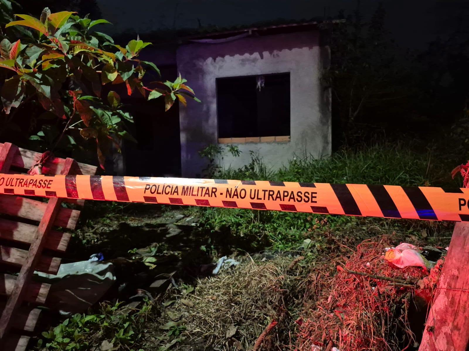 Corpo em avançado estado de decomposição é encontrado em obra no Jardim América, em Paranaguá 1 O corpo foi encontrado no interior de uma obra abandonada na Rua Estados Unidos, no bairro Jardim América, em Paranaguá