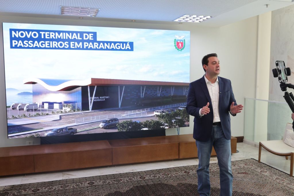 Com investimento de R$ 80 milhões, Ratinho Junior anuncia avanço do terminal de passageiros do Porto de Paranaguá 2 “Este investimento do Governo do Estado já tem empresa contratada, ordem de serviço dada, e nos próximos dias começamos a construção desse projeto transformador para o Paraná”, afirmou Ratinho Junior (Foto: Divulgação/Assessoria)