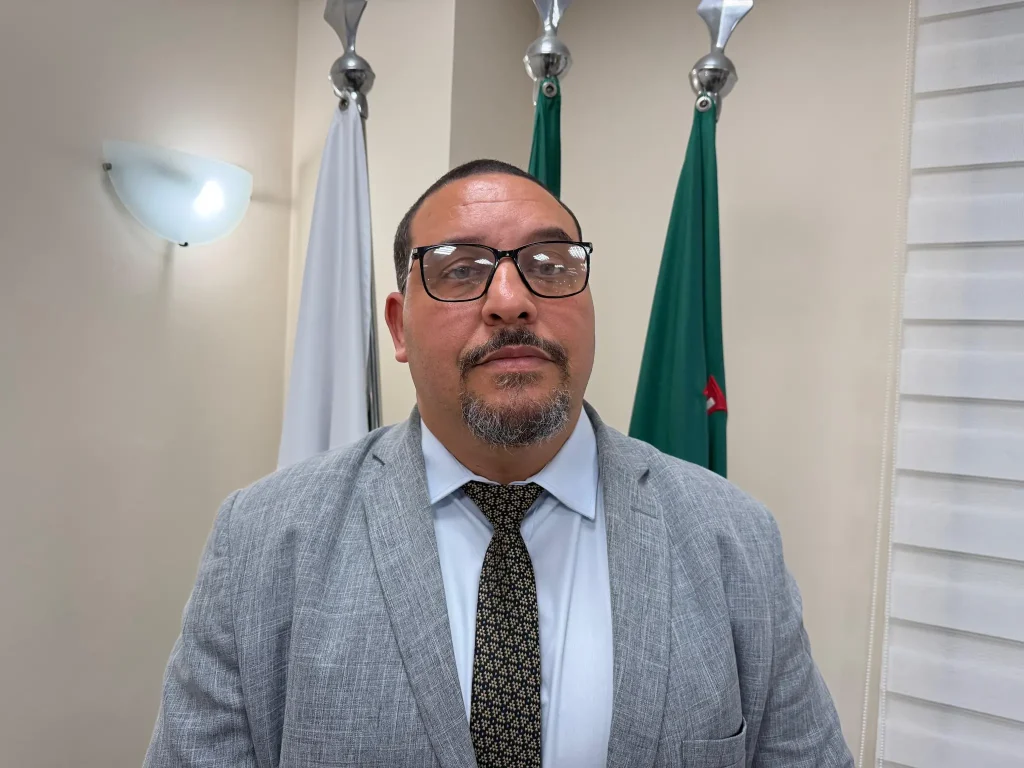 Contas de 2023 da gestão Marcelo Roque e Comissão de Finanças e Orçamento são discutidas na Câmara de Paranaguá 2 “Uma atitude totalmente infundada, uma representação infundada, não baseada na lei, no regimento interno, e me pegou de surpresa porque eu não sabia que o ex-gestor tinha agora advogado dentro da casa, na Câmara, e que ocupa a cadeira de legislador”, ressaltou o vereador Irineu Cruz sobre requerimento que pede saída dele e do vereador Edilson Caetano da Comissão de Finanças e Orçamento da Casa de Leis que analisa contas (Foto: Arquivo/Folha do Litoral News)