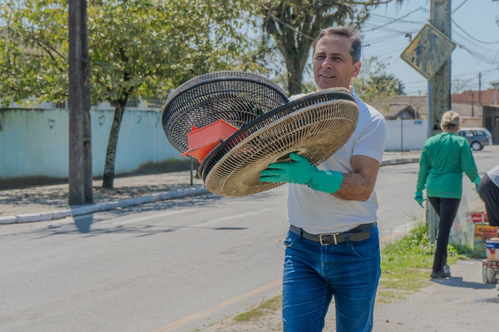 “Queremos uma Paranaguá cada vez mais limpa, sustentável e consciente, e isso só é possível quando o poder público e a comunidade trabalham juntos”, afirmou o prefeito Adriano Ramos (Foto: Silvia Costa/Arquivo/Prefeitura de Paranaguá)