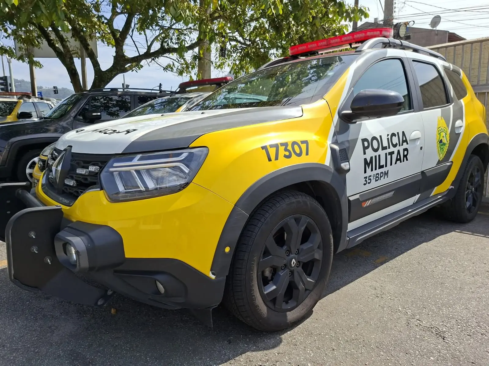 PM prende homem acusado de agressão e violência doméstica em Matinhos; indivíduo destruiu objetos da casa com motosserra 1 foto01 1