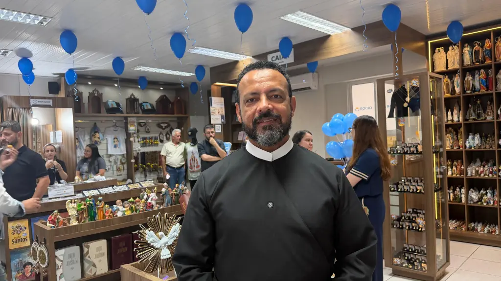 Loja do Rocio comemora seis anos de história e fortalece a devoção à Padroeira do Paraná 3 FOTO 03 2026 10 16T171805.319