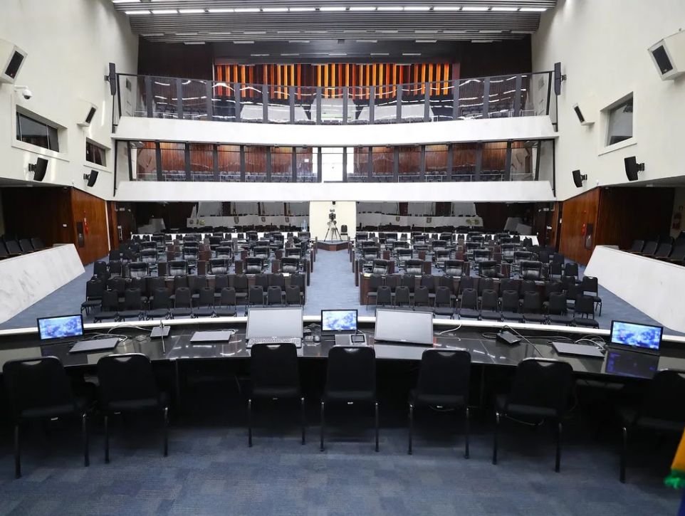 Assembleia Legislativa terá 23 novos deputados 1 Dos 54 parlamentares que ocuparão as cadeiras da Assembleia, 31 foram reeleitos e permanecerão na Casa por mais um mandato e outros 23 ocuparão pela primeira vez o espaço (Foto: Valdir Amaral/Alep)