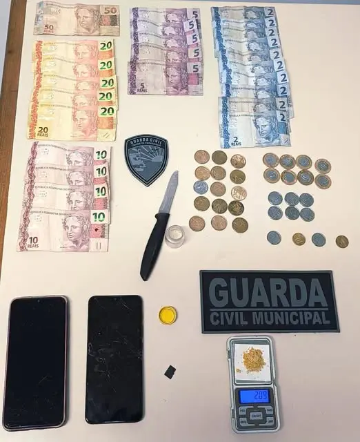 GCM prende homem que vendia crack nas proximidades da rodoviária de Paranaguá 1 Foto01 81