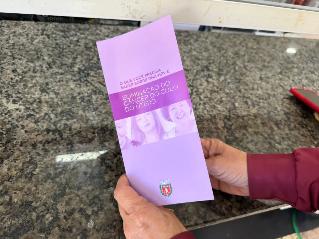 Outubro Rosa: Unidades de saúde terão atendimento especial no “Dia D” em Paranaguá 2 Material informativo