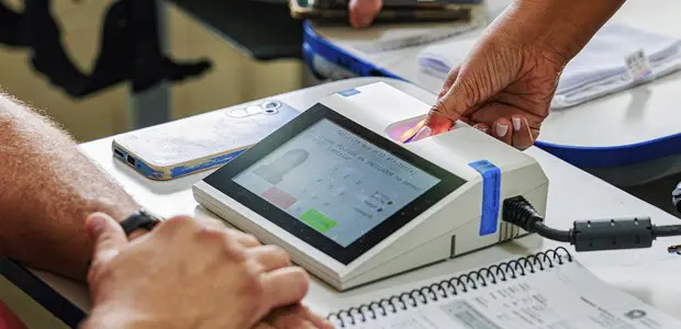 Eleitores podem justificar ausência no primeiro turno até o dia 3 de dezembro 1 De acordo com o TSE, o dia 3 de dezembro de 2026 é o prazo para justificar a ausência no 1.º turno (Foto: Leobark Rodrigues/Secom/TSE)